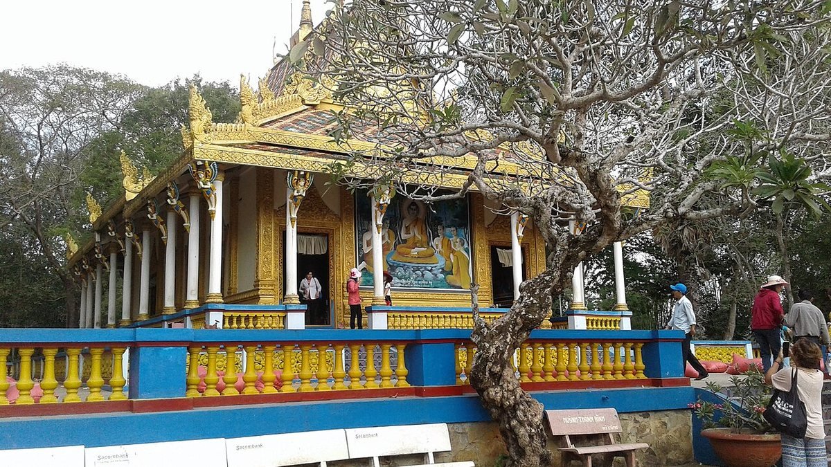 Chùa Dơi