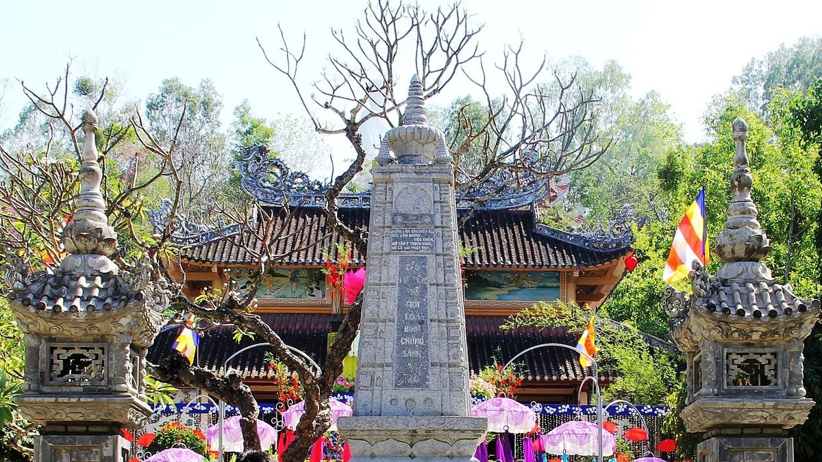 Chùa Long Sơn