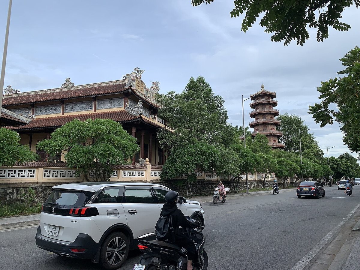Dam Temple