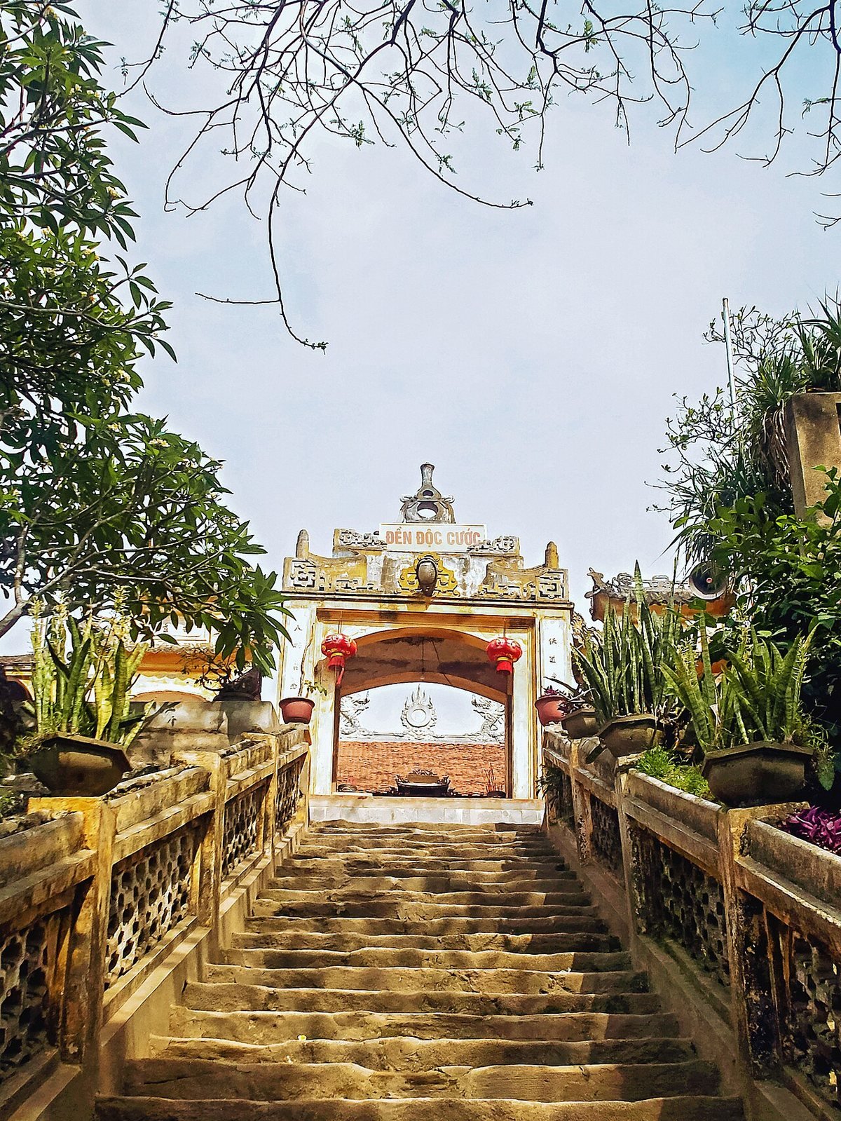 Doc Cuoc Temple and Sam Son Scenic Area