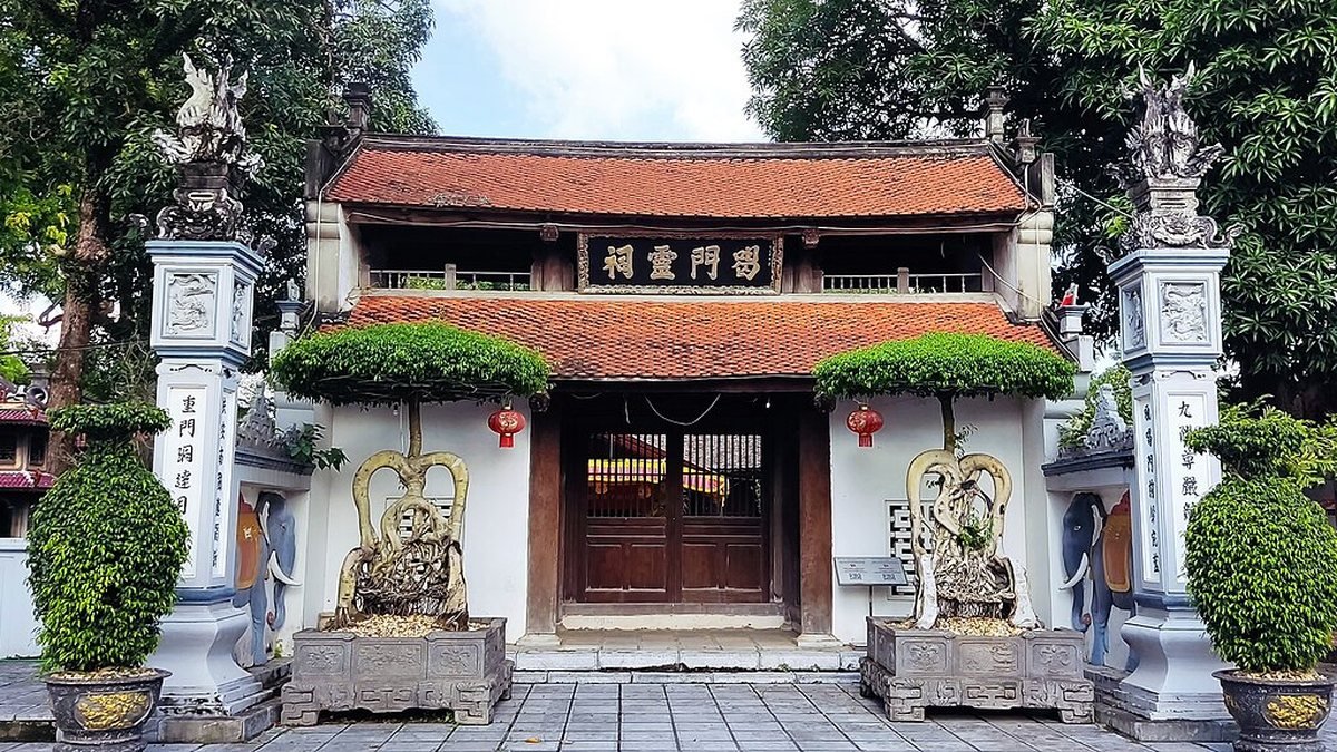 Hat Mon Temple