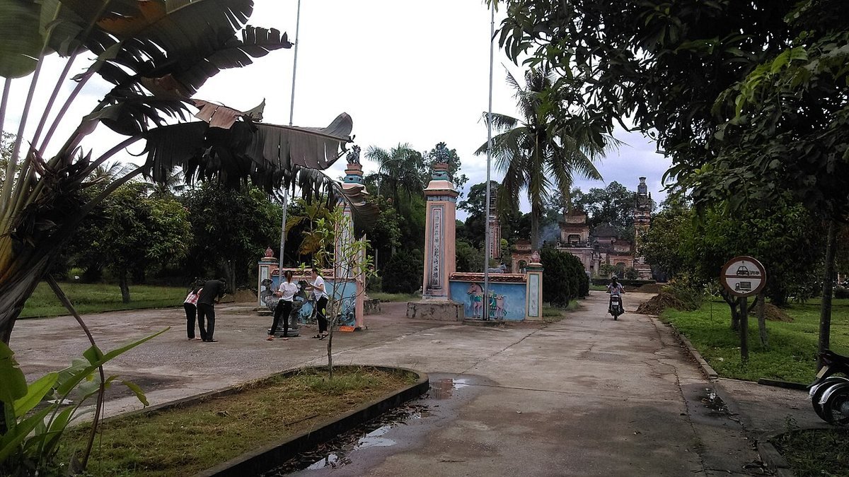 Tomb and Temple of Nguyen Xi
