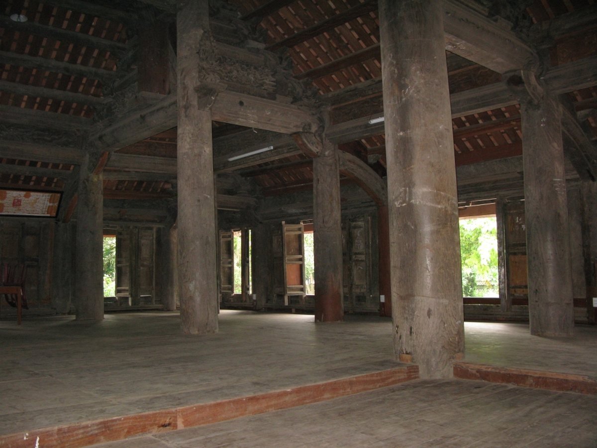 Dinh Bang Communal House