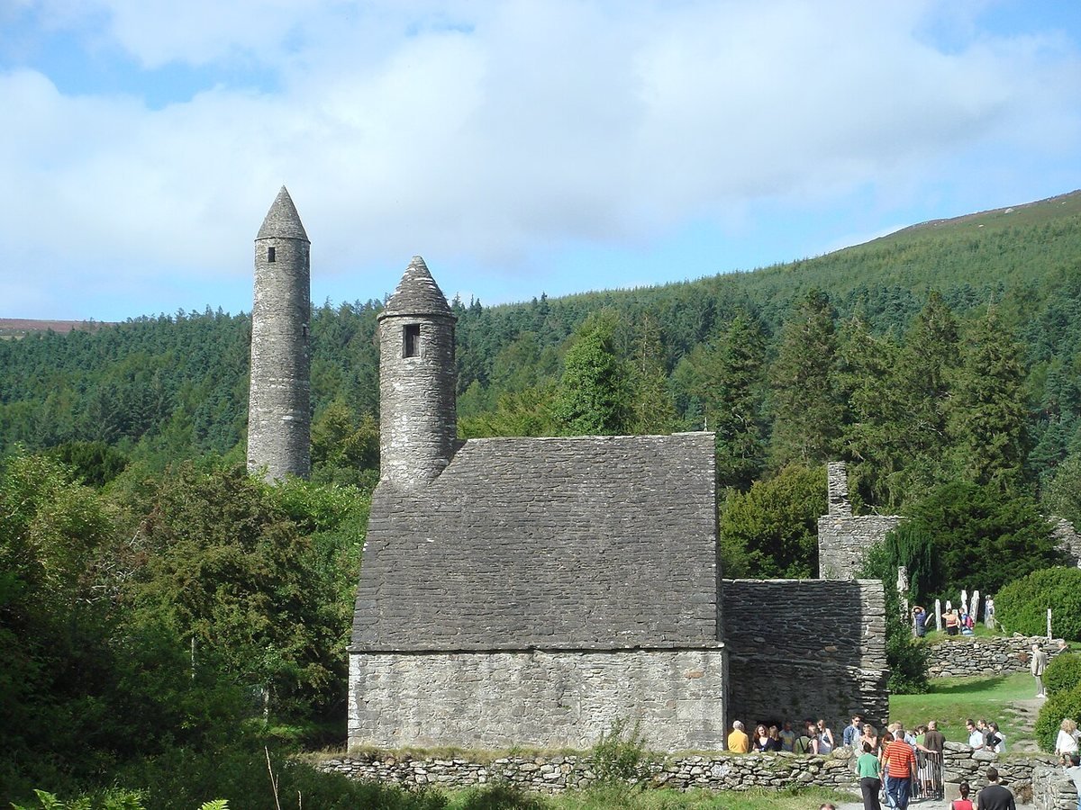 Khu tu viện cổ Glendalough