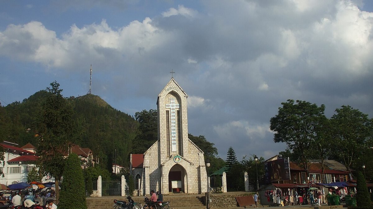 Nhà thờ đá Sa Pa