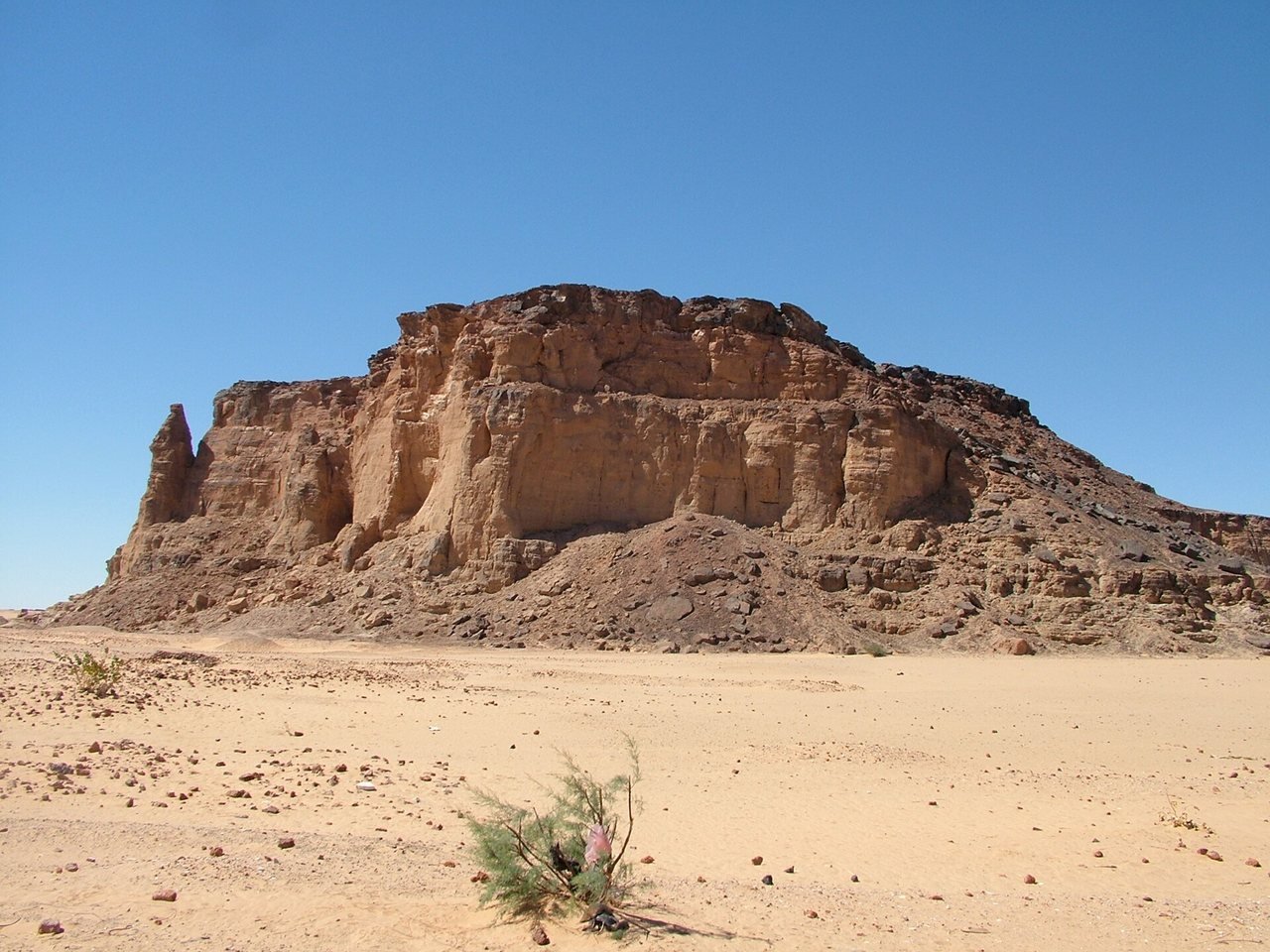Núi thiêng Jebel Barkal và Đền Amun tại Napata