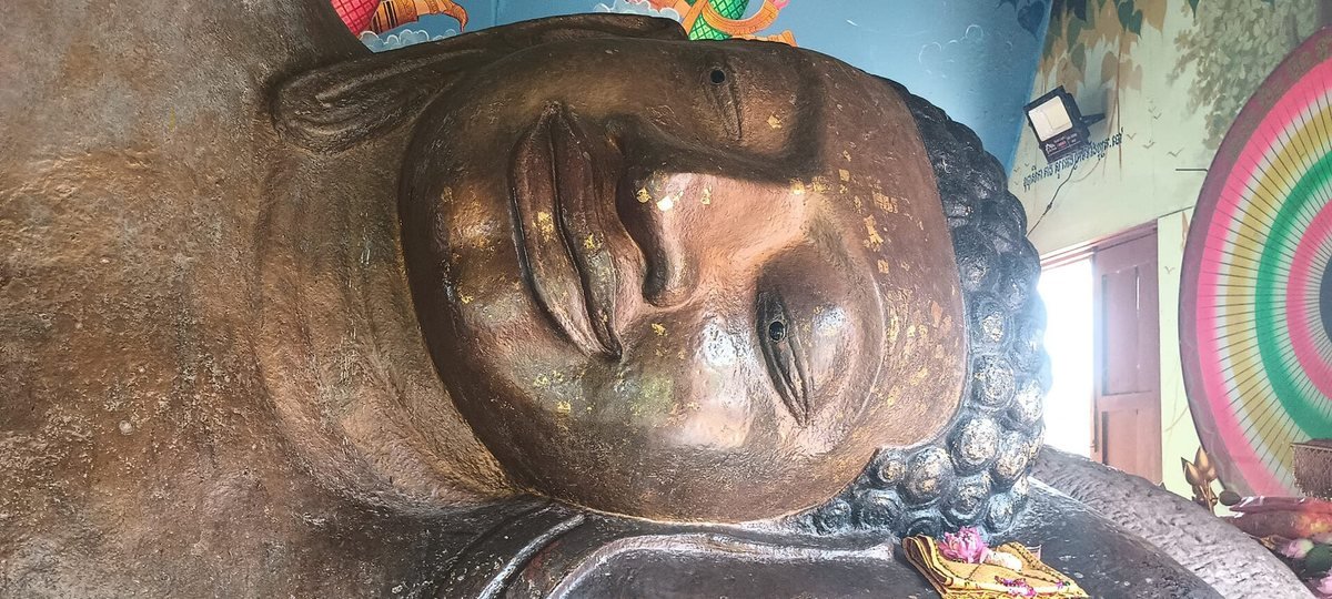 Núi thiêng Phnom Kulen và chùa Phật nằm Preah Ang Thom