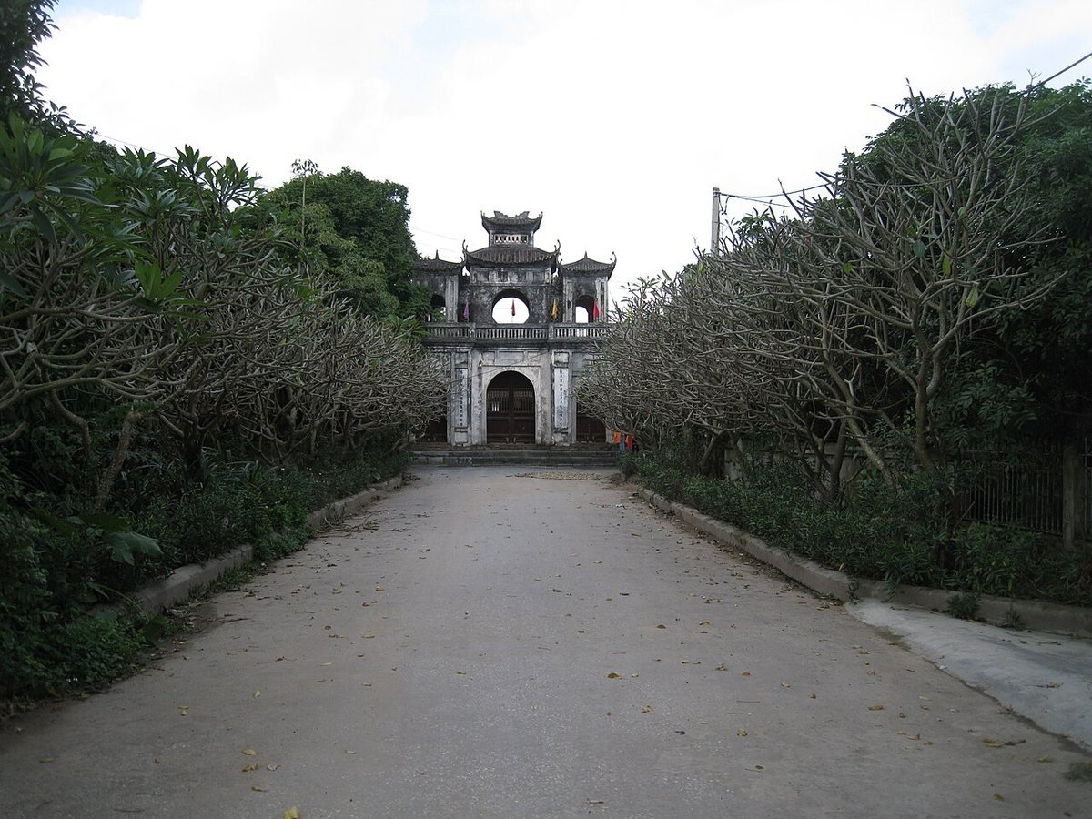 Pho Hien Relic Site