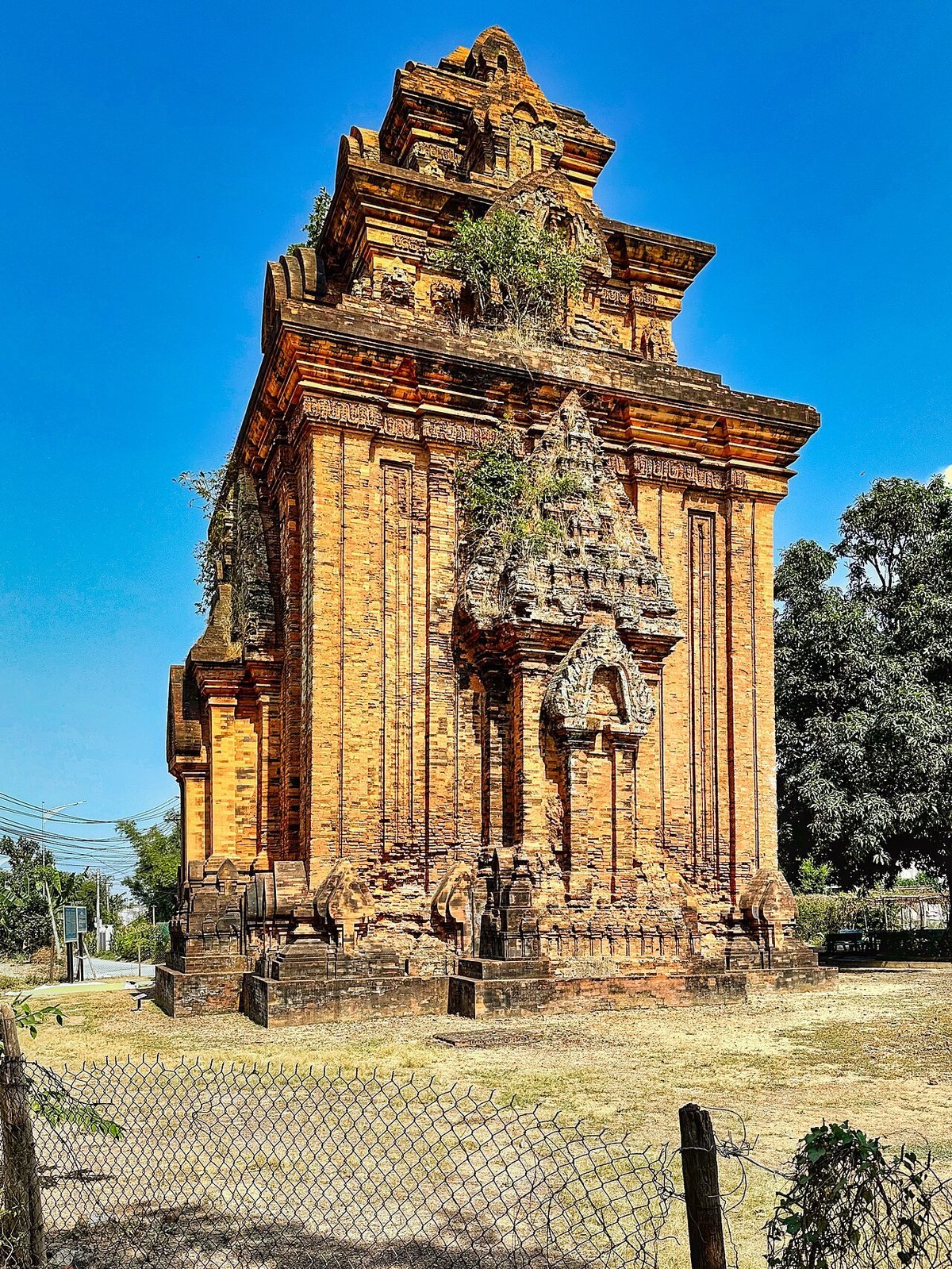 Binh Lam Cham Tower