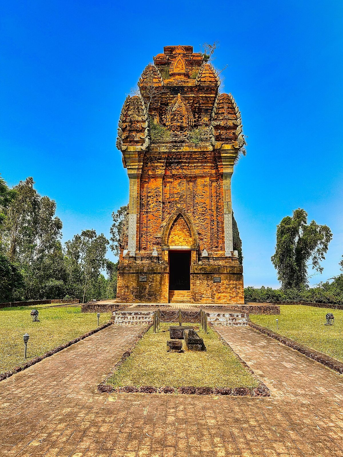 Canh Tien Cham Tower