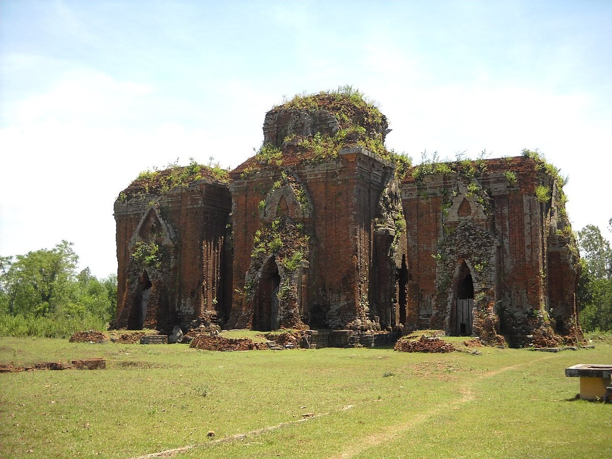 Chien Dan Cham Towers