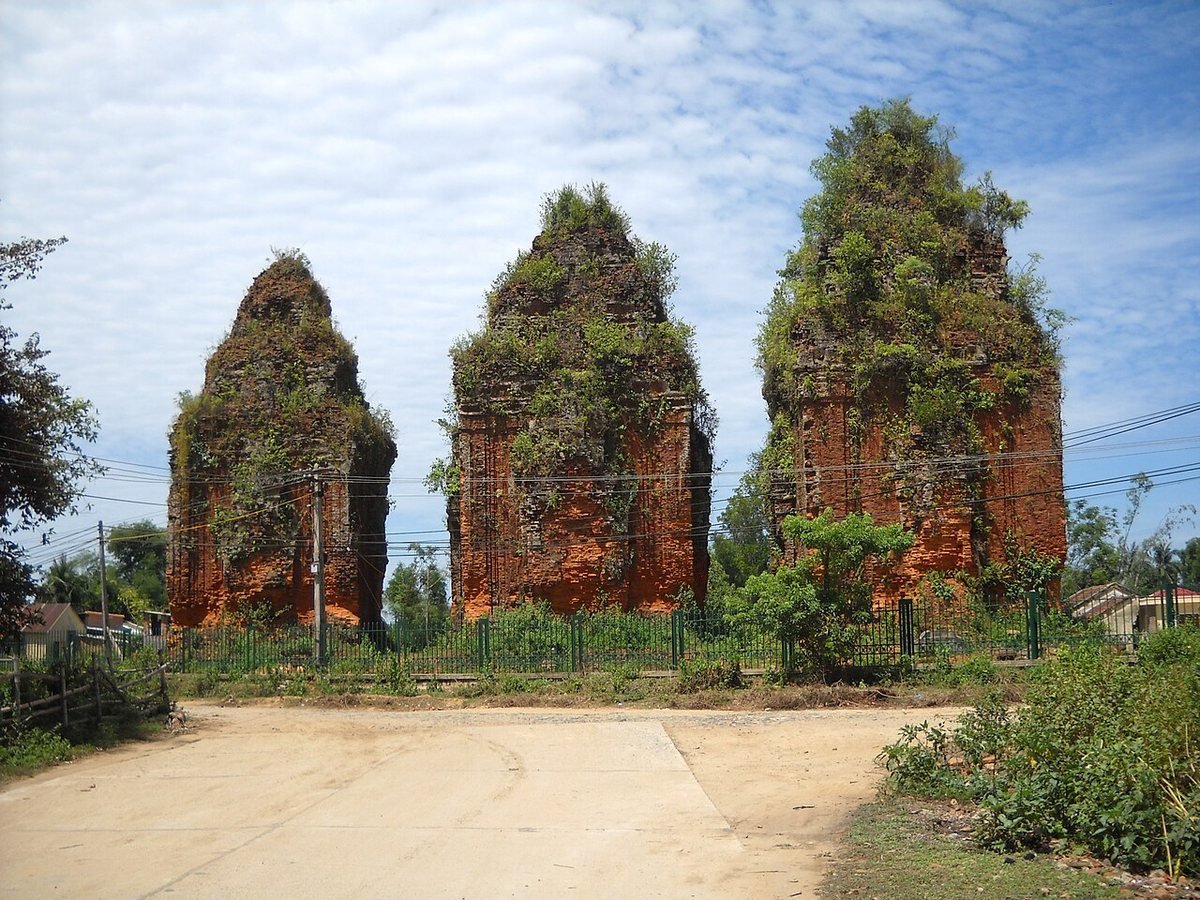Khuong My Cham Towers