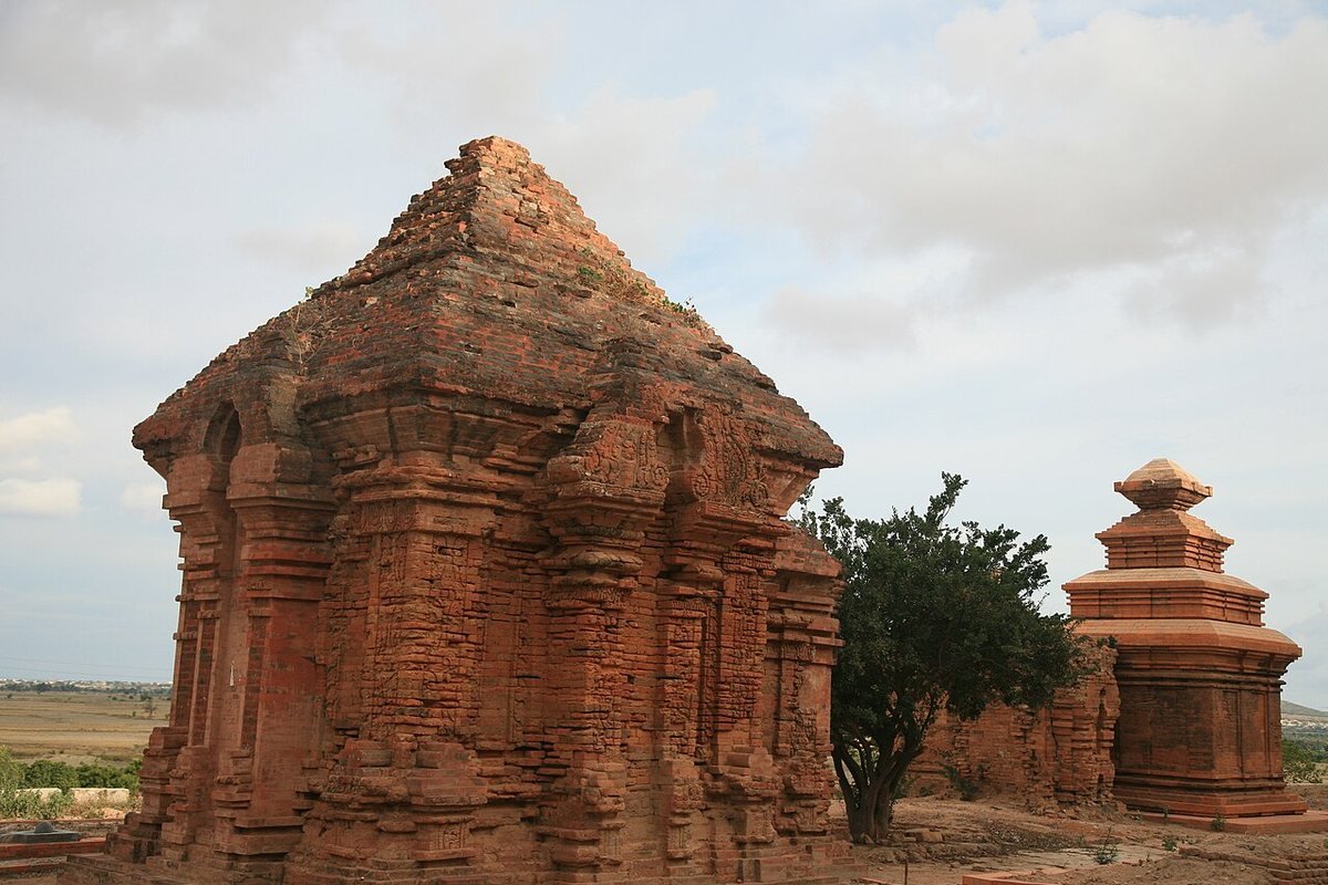 Po Dam Cham Towers