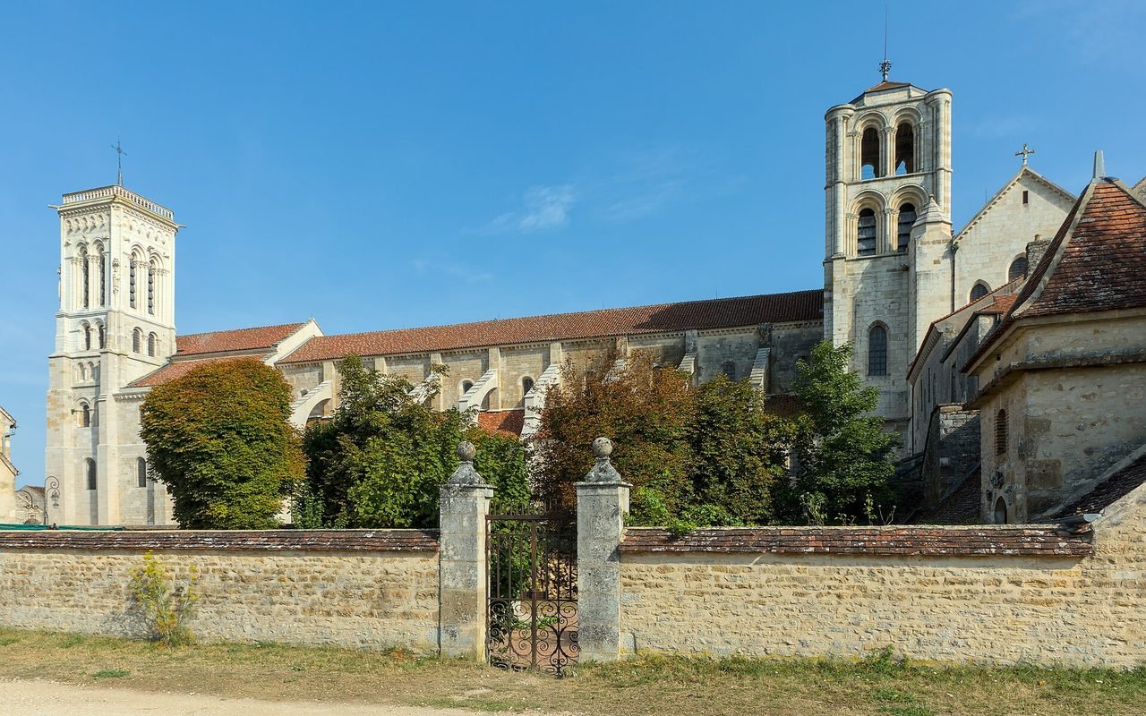 Vương cung thánh đường Thánh Maria Madalena trên Đồi Vĩnh Hằng Vézelay (Basilique Sainte-Marie-Madeleine de Vézelay)