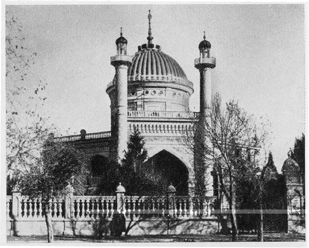 Nhà Thờ Phượng Bahá'í đầu tiên trên thế giới, ở Ashgabat (Ishqábád), Turkmenistan. Ảnh in trước năm 1923, cỡ nhỏ. Công trình đã bị phá dỡ năm 1963.