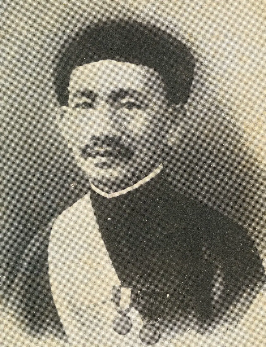 Chân dung ông Ngô Văn Chiêu (Ngô Minh Chiêu, 1878 tới 1932), người đầu tiên thấy và thờ Thiên Nhãn. Ảnh chụp trước năm 1932.