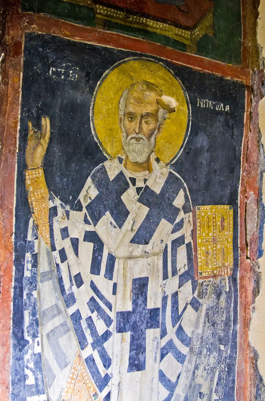Một vị thánh giám mục, tranh tường trong nhà thờ Boyana, Sofia, Bulgaria. Dòng chữ bên đầu đọc được là Nikola, tức Thánh Nicholas. Trang tệp không ghi lớp tranh.