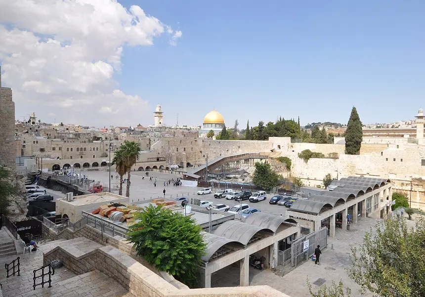 Bức Tường Phía Tây (Kotel) và quảng trường cầu nguyện, Thành Cổ Jerusalem, ảnh chụp năm 2012.