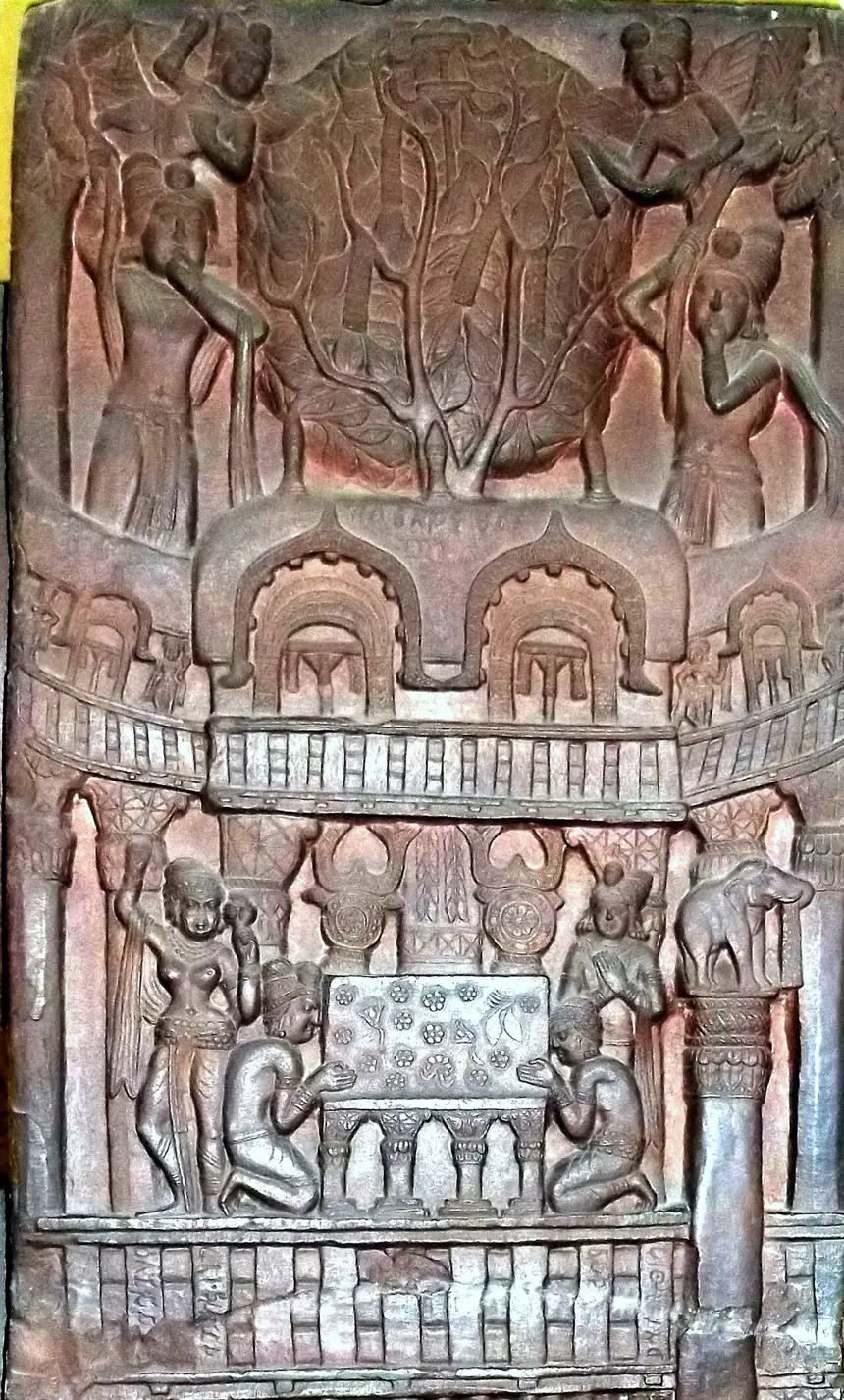 Phù điêu Bharhut: người đời lễ tòa ngồi trống dưới cội Bồ đề, không có hình Phật. Bảo tàng Ấn Độ, Kolkata.