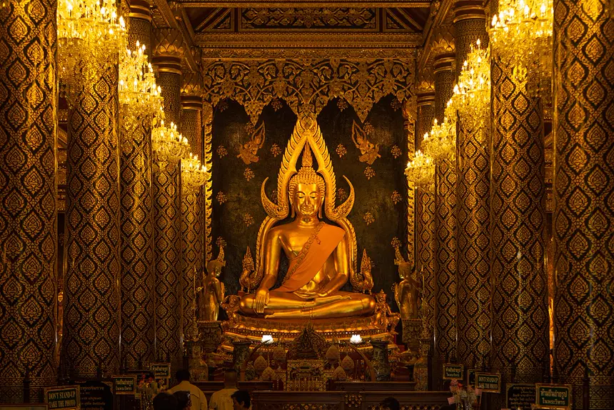 Phra Phuttha Chinnarat, chùa Wat Phra Si Rattana Mahathat, Phitsanulok, Thái Lan.