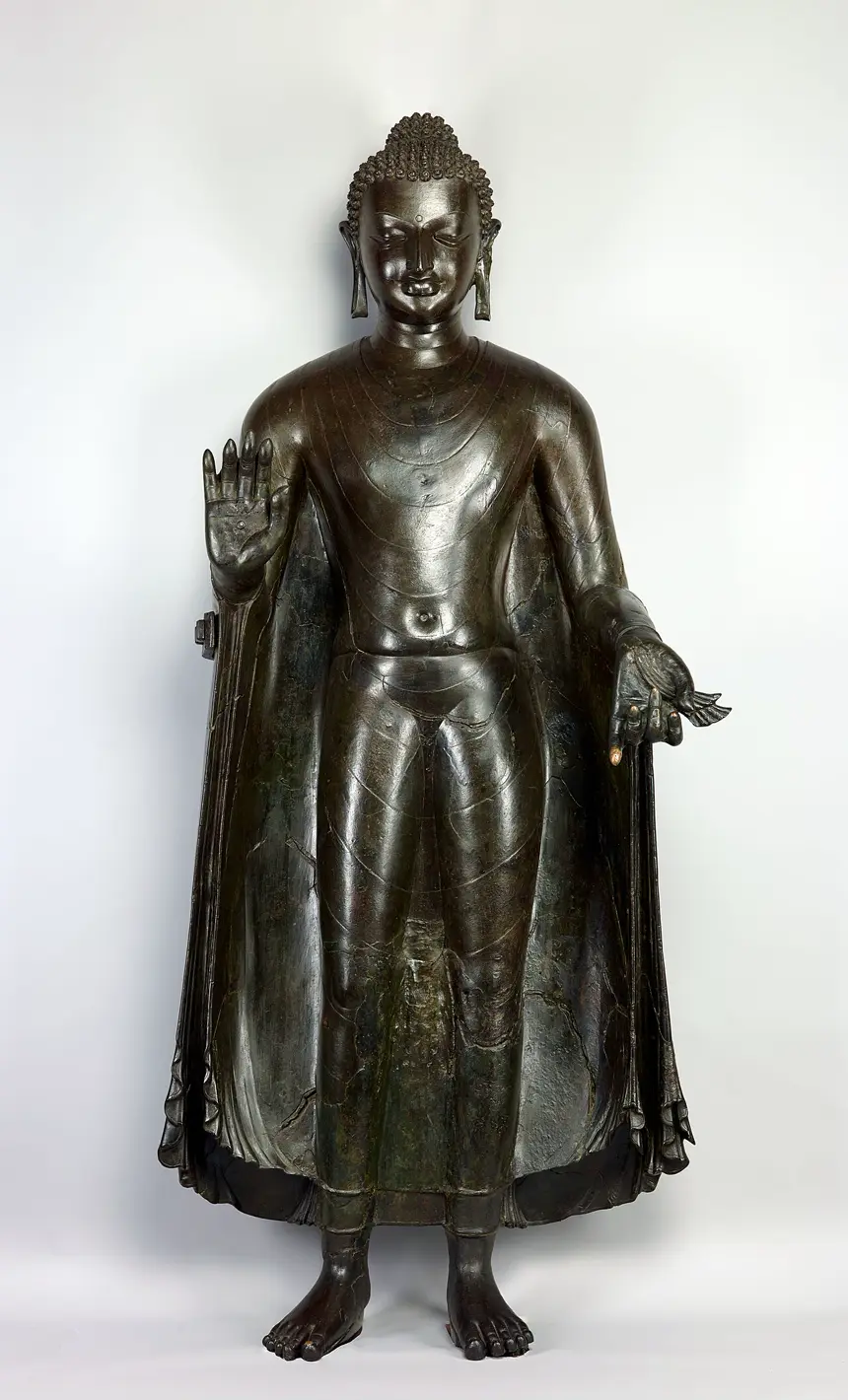 Phật đứng: tượng đồng Sultanganj, Ấn Độ. Bảo tàng Birmingham, Anh.