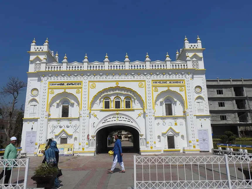 Cổng Gurdwara Janam Asthan ở Nankana Sahib, Pakistan, nơi Guru Nanak ra đời. Ảnh chụp năm 2024.