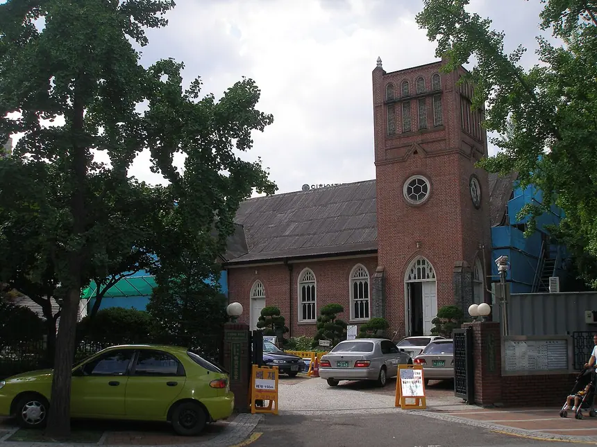 Nhà thờ Giám Lý Jeongdong ở Seoul, Hàn Quốc, xây bằng gạch đỏ.