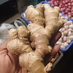 Clear rice spirit infused with crushed fresh ginger
